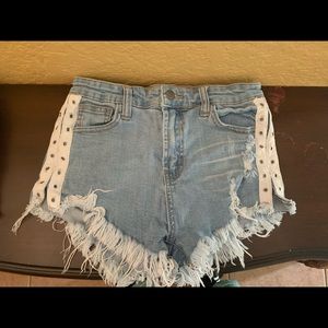 forever 21 distressed light wash shorts